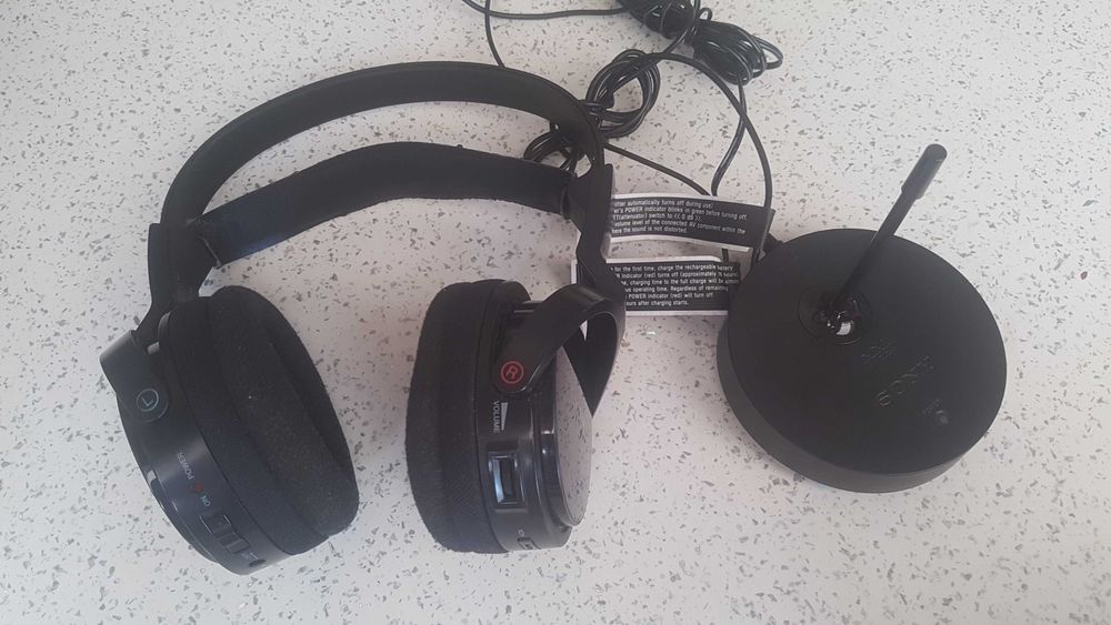 Auriculares sem fios - Sony TMR RF810R - alta qualidade de som