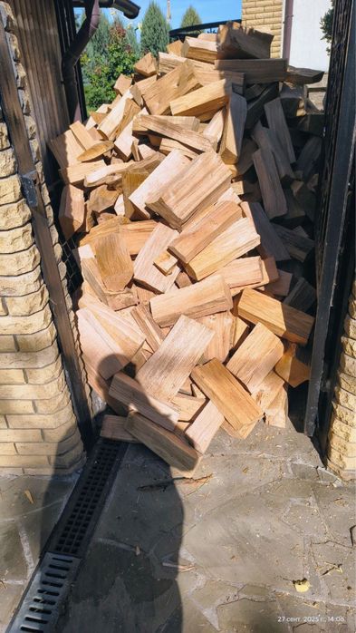 Дрова від 2000грн дуб,ясень,акація та сосна ,колоті. Доставка 1-2 дні.