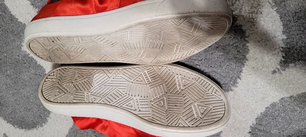 Półbuty trampki 36 satynowe