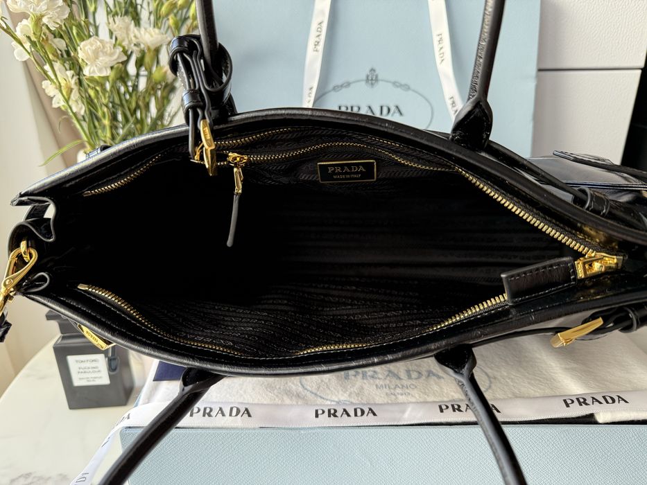Torebka Prada Black Leather