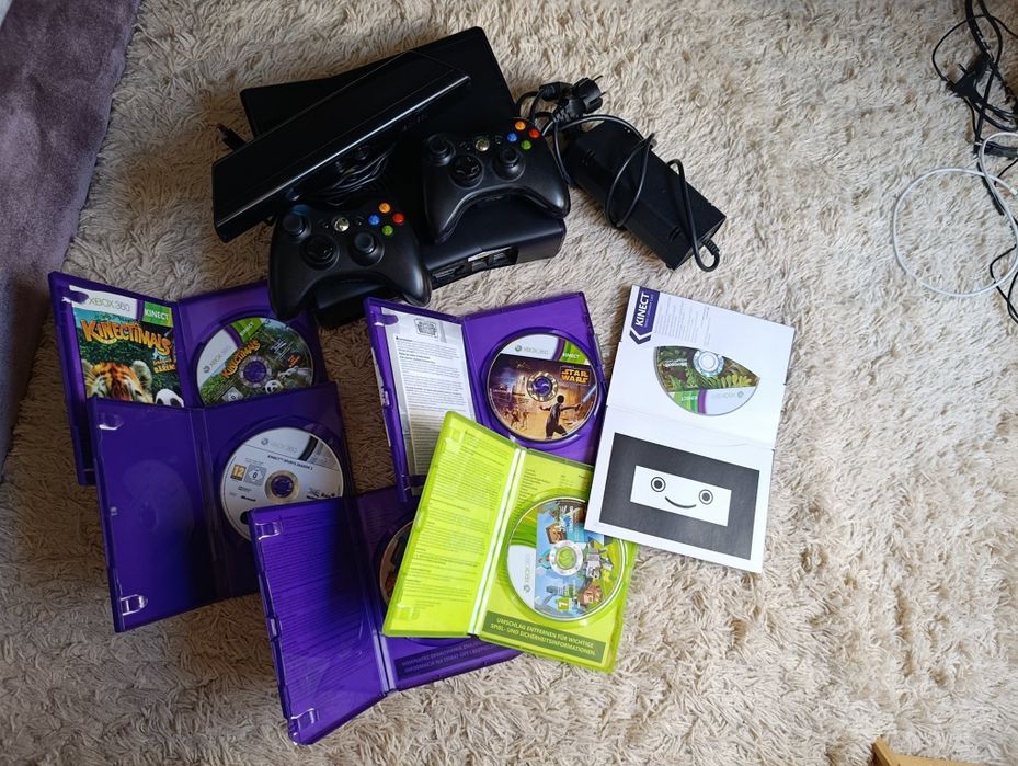 Xbox 360 250 GB, 2 pady, Kinect, gry Minecraft, FIFA 19 pl i inne