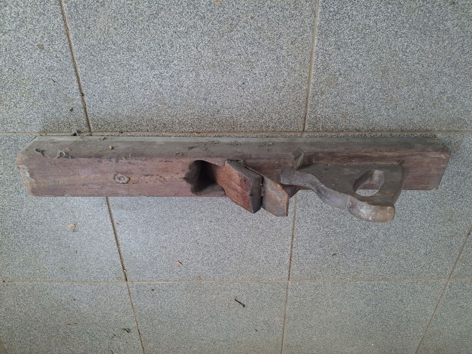 Plane - carpenter's tool429958016407316481
