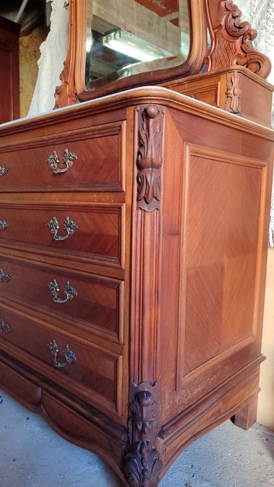 Cómoda antiga romântica com espelho - madeira