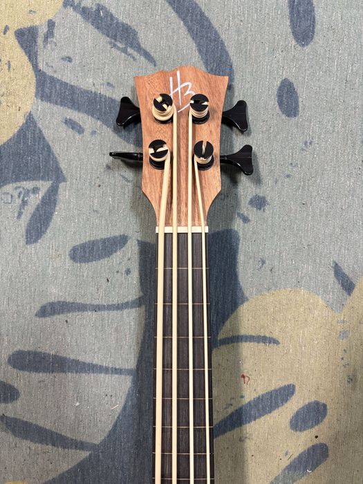 Ukulele basowe harley benton
