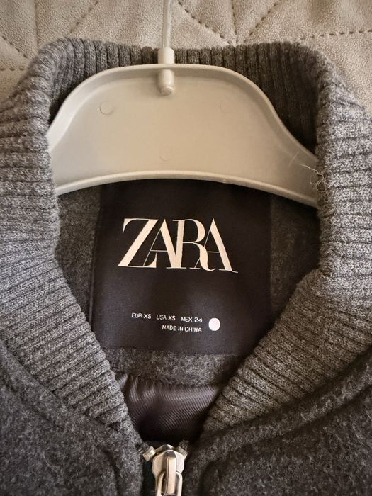 Сірий бомбер куртка Zara