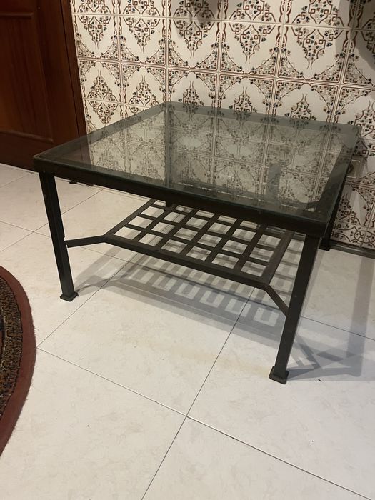 Mesa em vidro (sala)