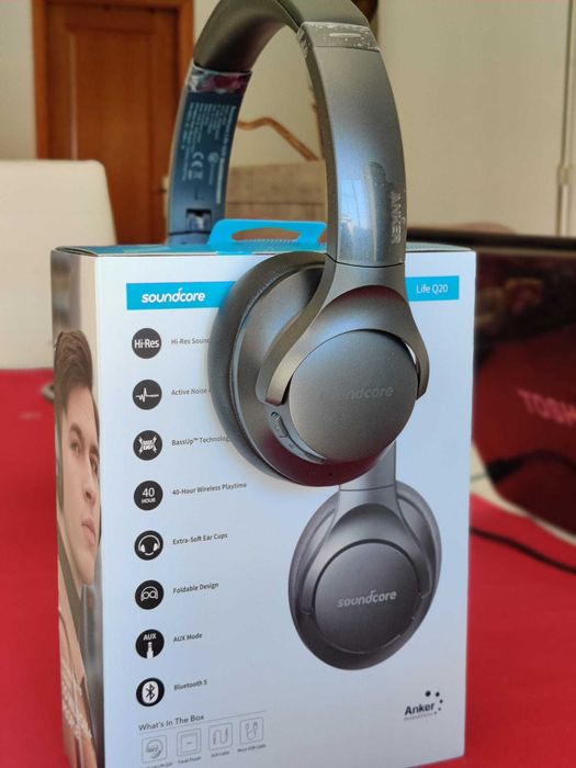 Auscultadores soundcore Life Q20