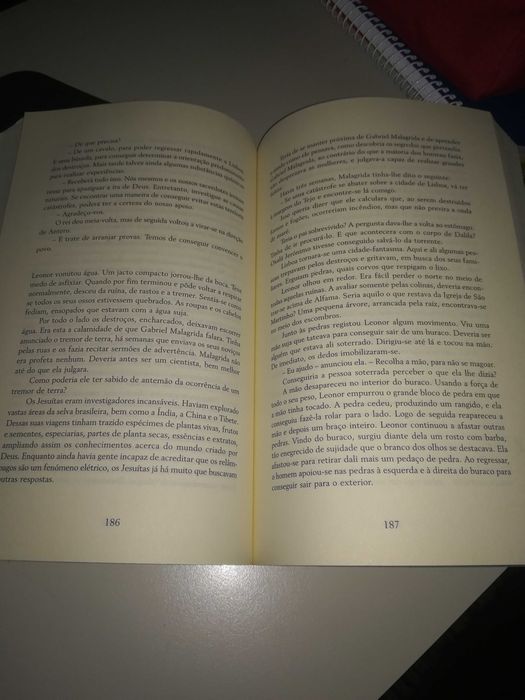Livro literatura A Jesuíta de Lisboa