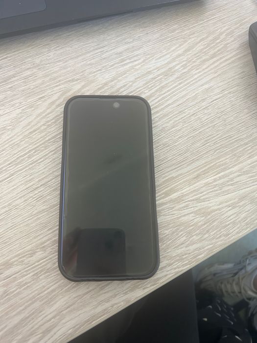 Telefon IPhone 16