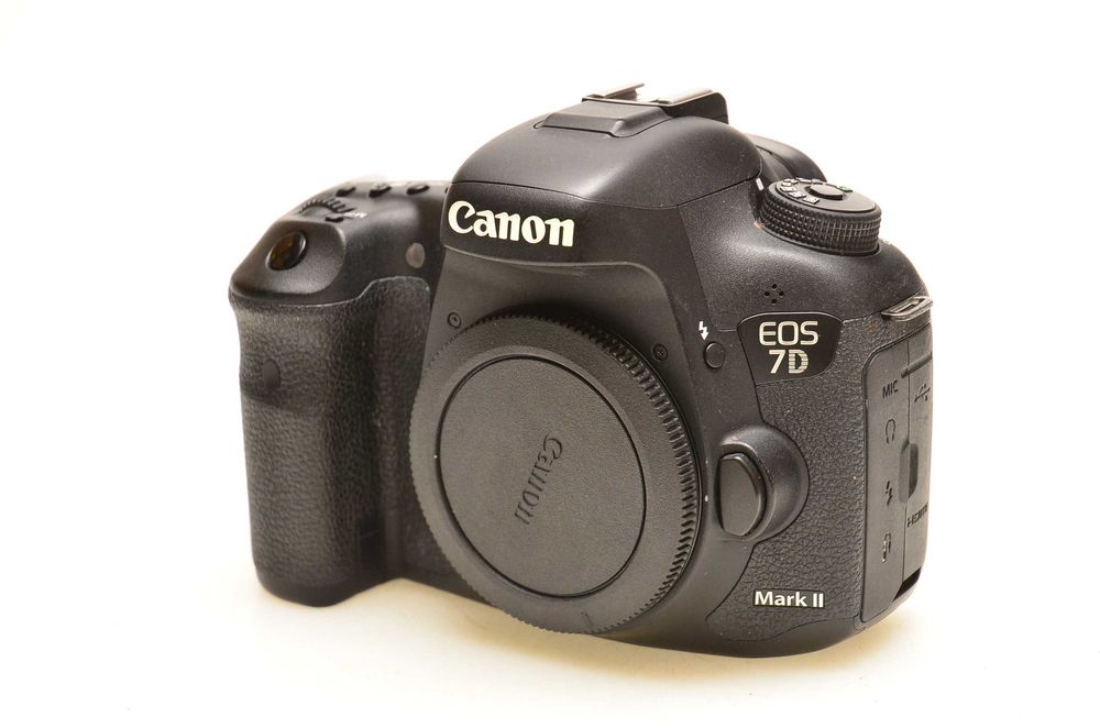 Lustrzanka Canon 7D MARK II korpus
