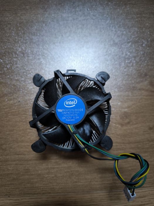 i5-7500 + Stock Cooler / Ballistix DDR4 de 16GB / Team Group Elite SO-DIMM DDR4 3200MHz 16GB CL22