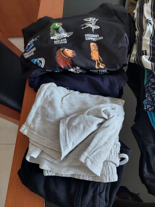 26 peças de roupa criança  11-12 anos inclui Tiffosi