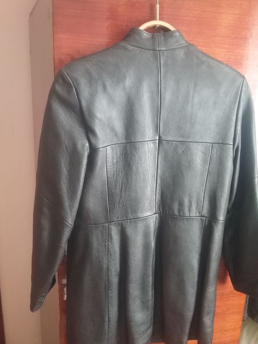 Куртка жіноча шкіряна , вживана .
