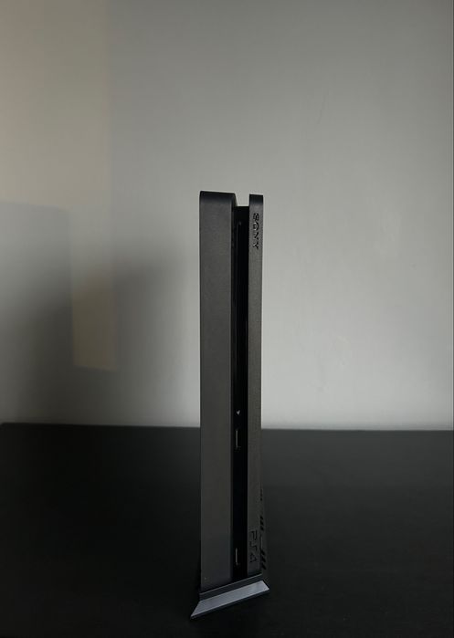 PS4 Slim 500Gb + Comando