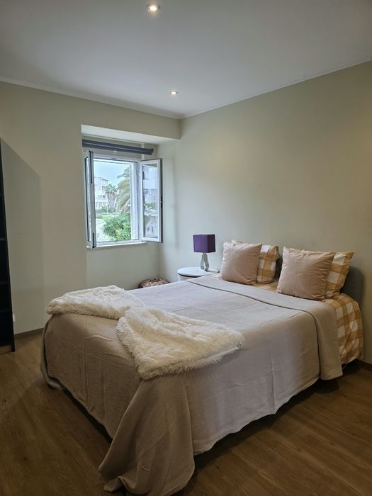 Alugo Quarto em Albufeira