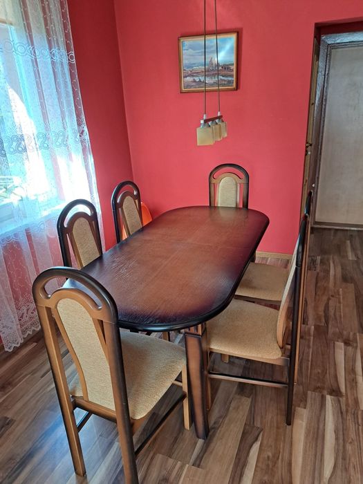 Stół drewniany plus 6 krzeseł