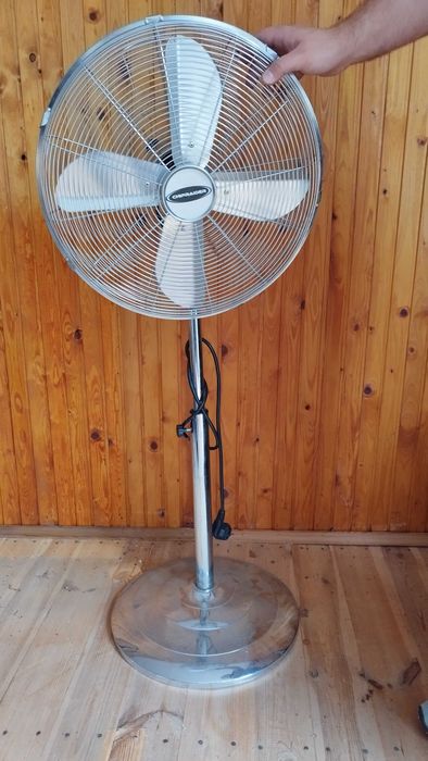 Wiatrak stojący używany do regulacji.