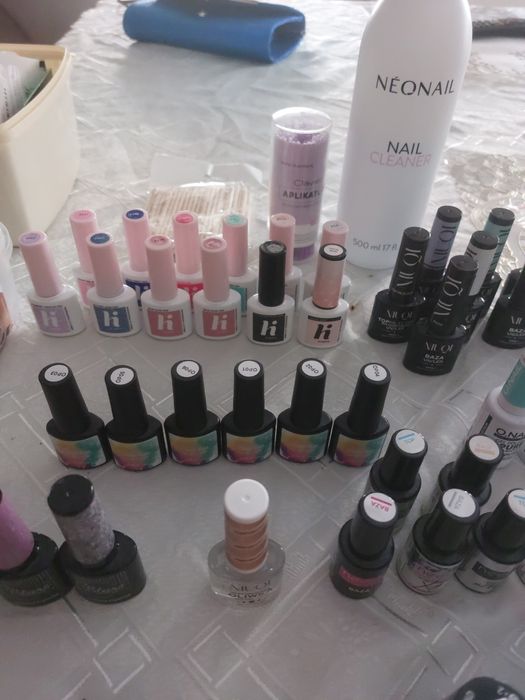 Zestaw do malowania paznokci większość jest nowa