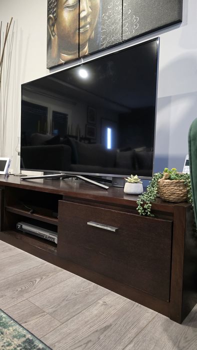 Móvel de TV em madeira