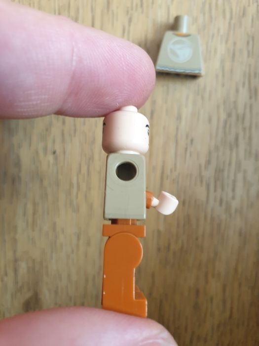 Figurka lego Ezra Bridger - Dark Tan Vest star wars