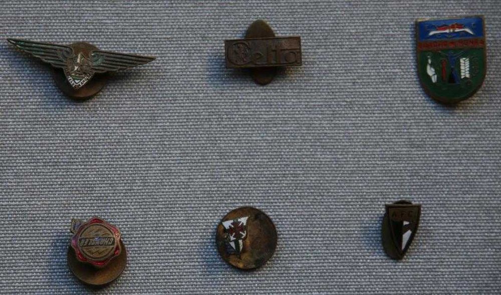 Pins da AUTO Industrial e do FCP outros mais