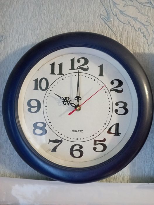 Продам часы настенные.