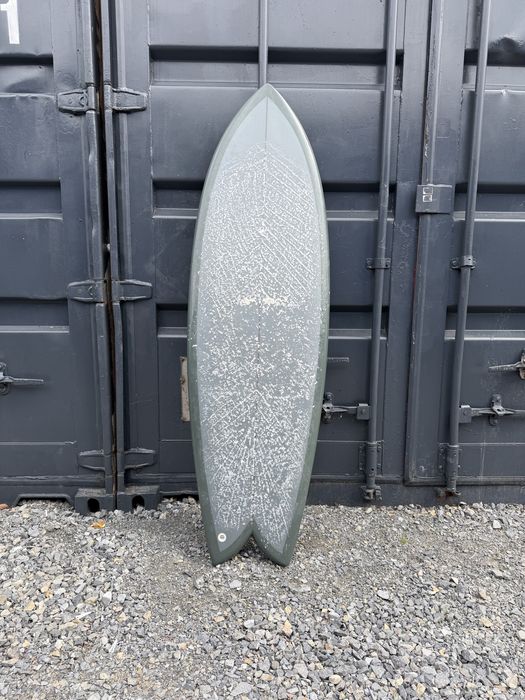 Deska surfingowa Fish 5’8 Futures Decathlon