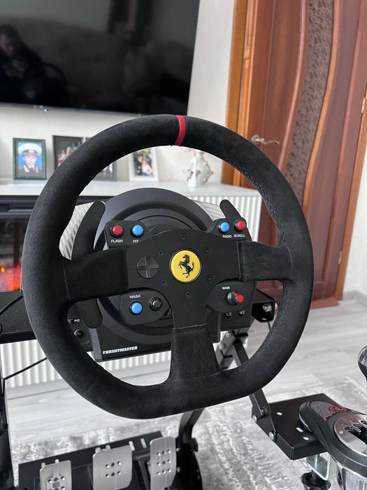 Комплект: ігрове кермо Thrustmaster t300 Ferrari і педалі Thrustmaster