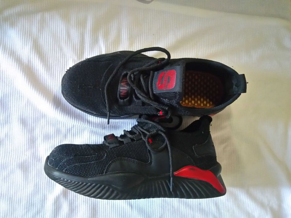 Фирменные,рабочие ботинки