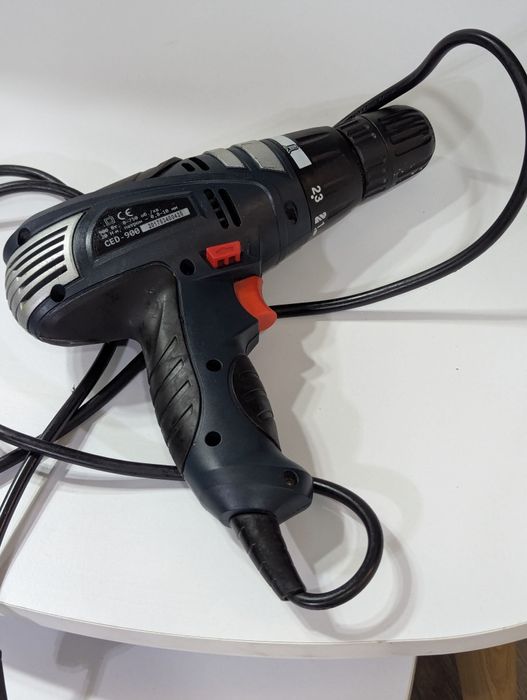 Шуруповерт мережевий Craft CED 900 під відновлення запчастини