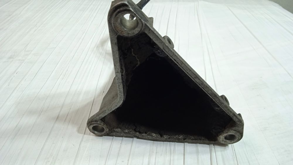 Audi A4 B5 A6 C5 Łapa Silnika Mocowanie 308AG