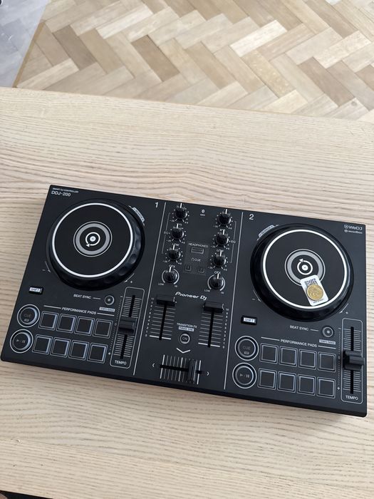 Pioneer DDJ-200 smart dj controller