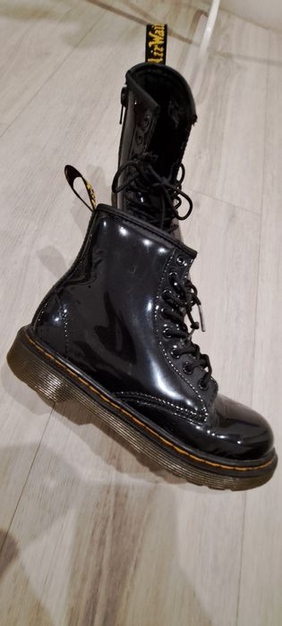 Ботінкидля дівчинки Dr.Martens .33р Плаття 8-9р