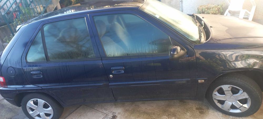 carro Citroën saxo em bom estado