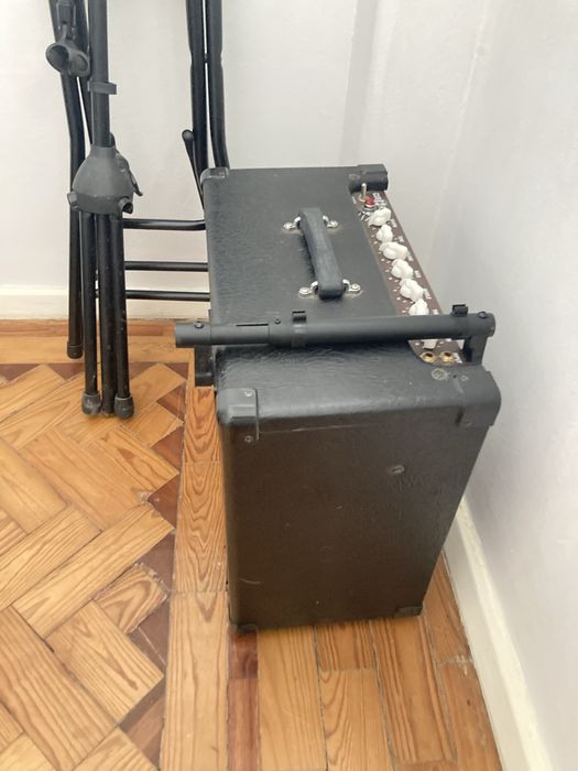 Suporte de microfone para amplificador/coluna