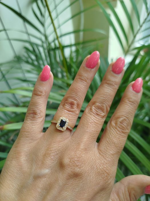 Pierścionek z szafirem