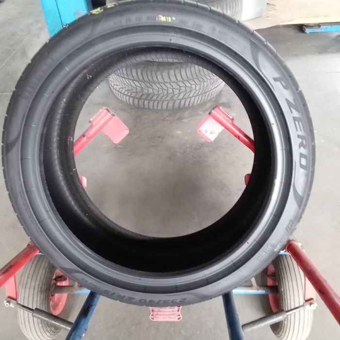 235/40ZR19 92Y Pirelli P Zero. (1szt)
