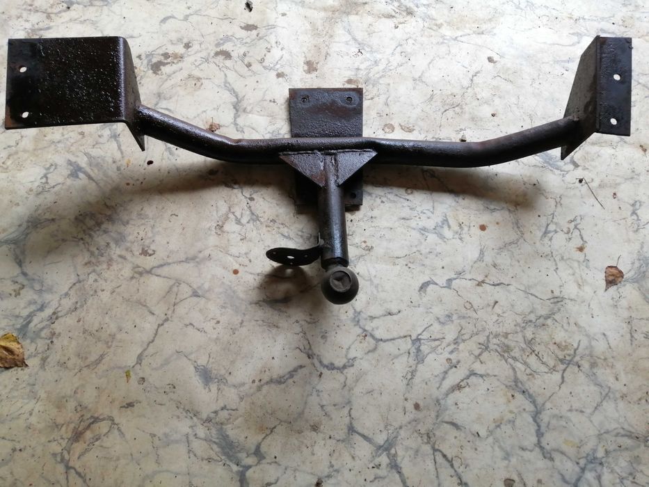 Фаркоп на ВАЗ 2110