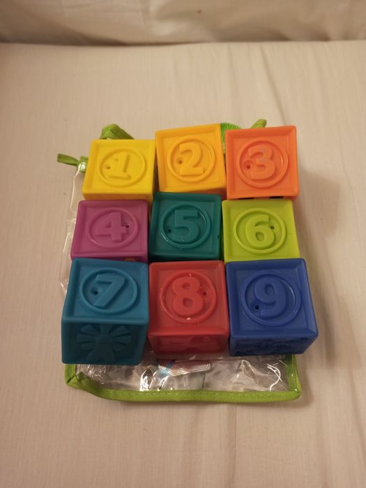 Zestaw zabawek dla maluszka