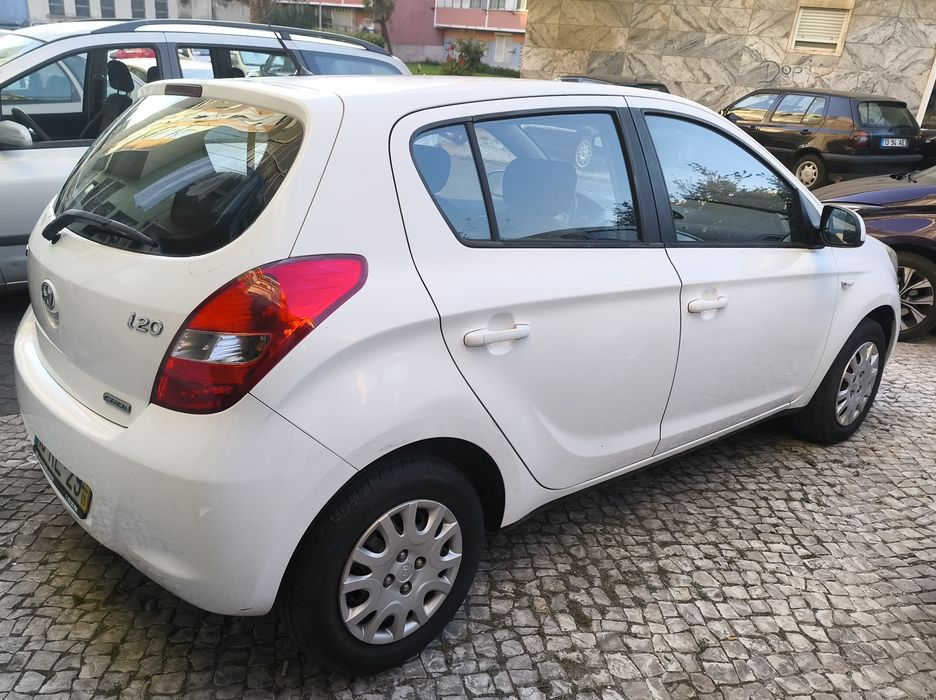 ECONÓMICO Hyundai i20 1.4  CRDi de 2009 — photo 3