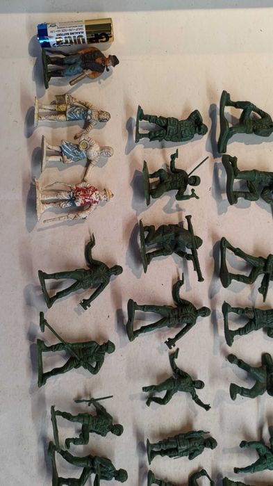 Солдатики hong kong понад 40 років 80 штук лот піхота німці британці