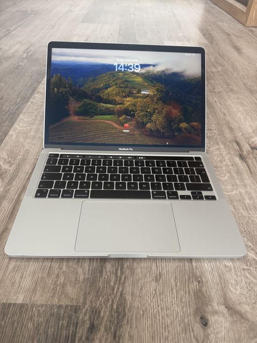 Macbook pro 2022, 13 cali, 256 GB, 8 GB ram