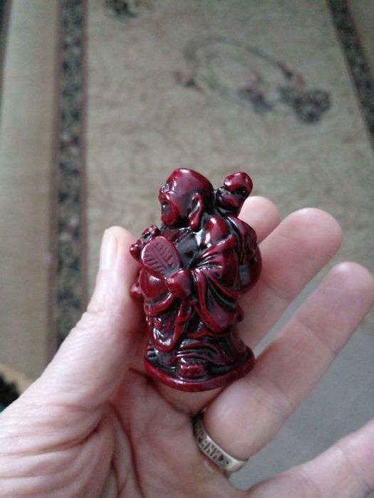 Нэцкэ  статуэтка.