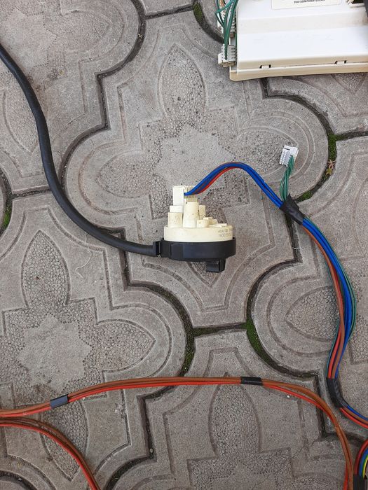 Запчасти к стиральной машине Hotpoint Ariston