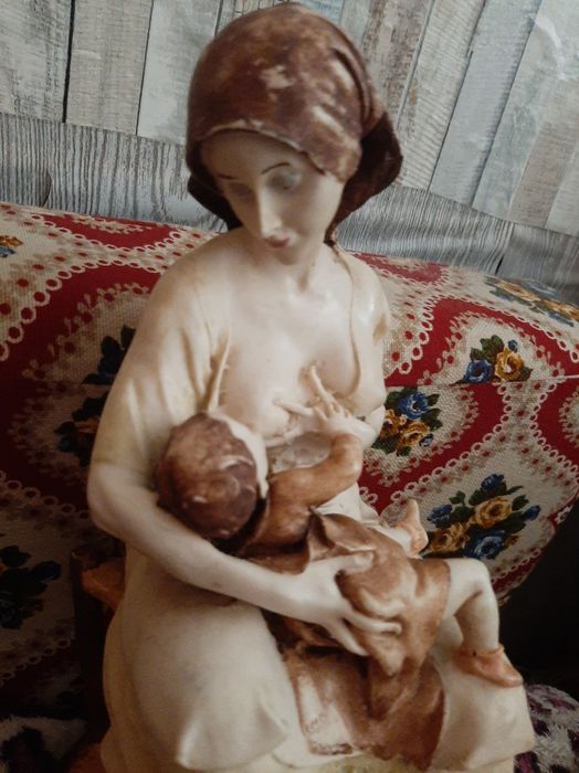 Mãe a Amanentar Estatueta
