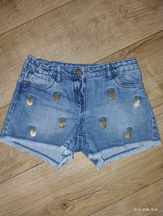 Krótkie spodenki c&a