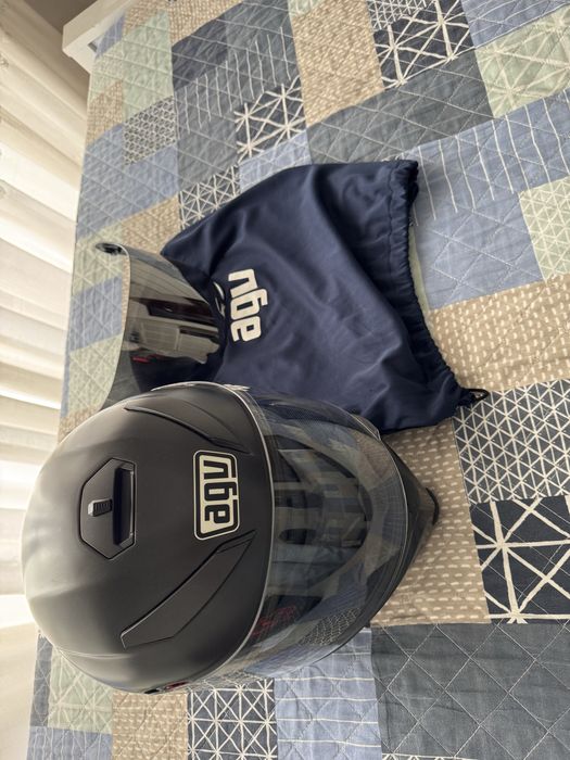 Capacete AGV K5 com viseira solar