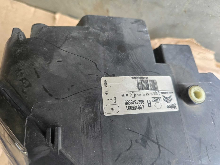 lampa przód Citroen C4 Cactus lift