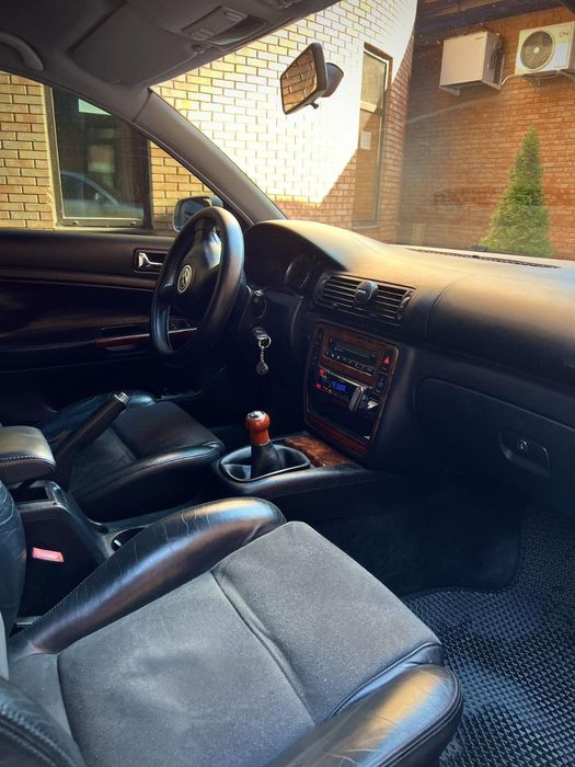 VOLKSWAGEN Passat 2003