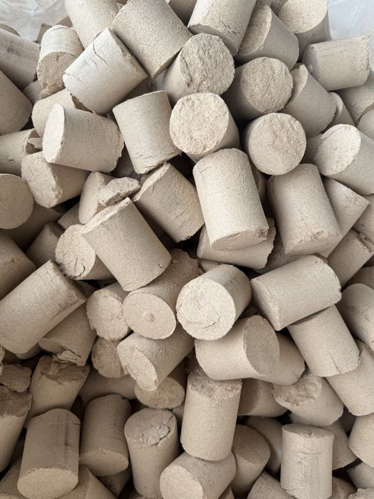 Брикет паливний шашка дрова пелета тріска щепа